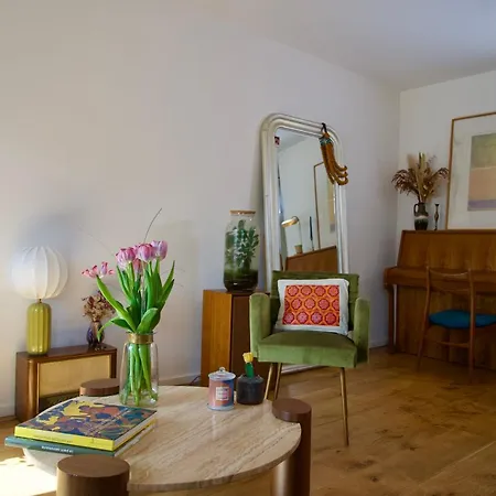 Apartment Beautiful With View On The Faubourg